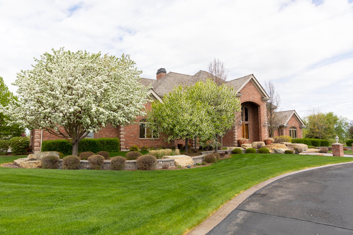 Nice Lawn Yard Stacked Stone Wall